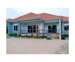 4 bedrooms bangalow on sale in kira town at 450m ugx on 25 decials