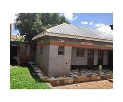 House for sale In #Kiwatule #3bedrooms #2bathrooms , boys quarters dwelling on #25decimals has a lan