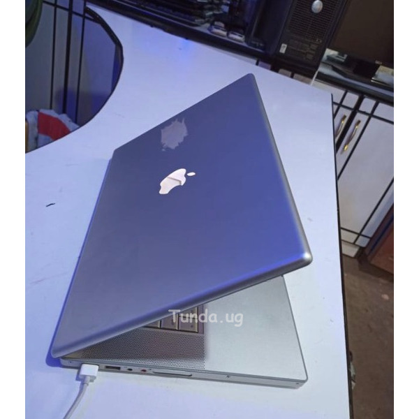 Apple MacBook - 3/3